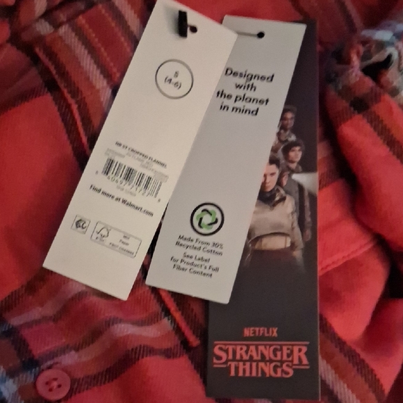 NWT! Stranger Things Flannel - Picture 10 of 11